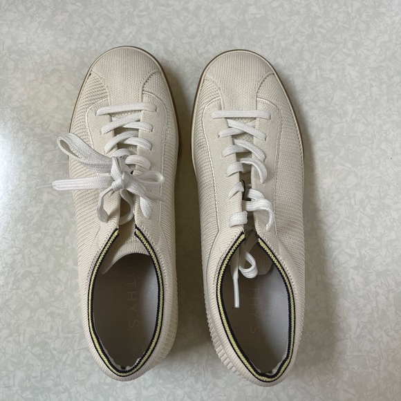 Rothys Vanilla Lace-ups - size 10 - Picture 1 of 6